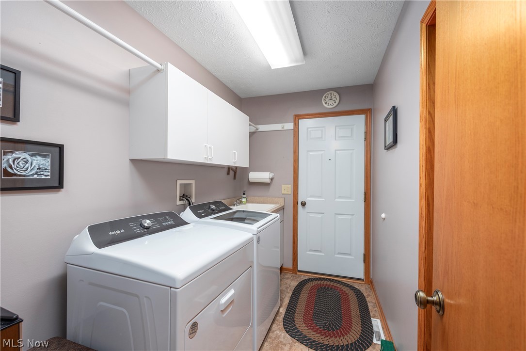 6073 Creekside Drive Parma Heights OH 44130