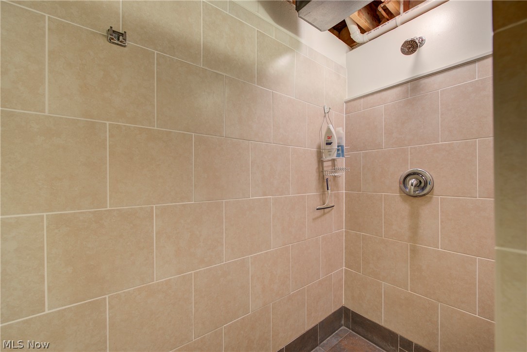 6073 Creekside Drive Parma Heights OH 44130
