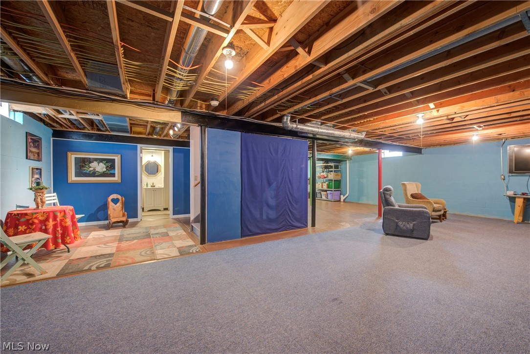 6073 Creekside Drive Parma Heights OH 44130