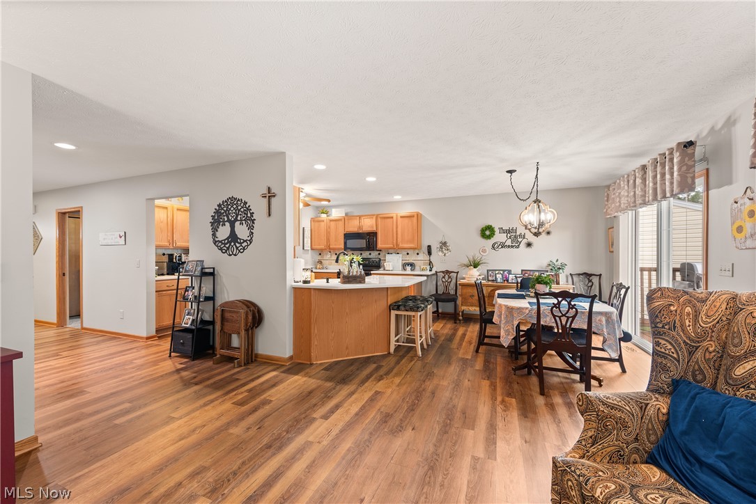 6073 Creekside Drive Parma Heights OH 44130