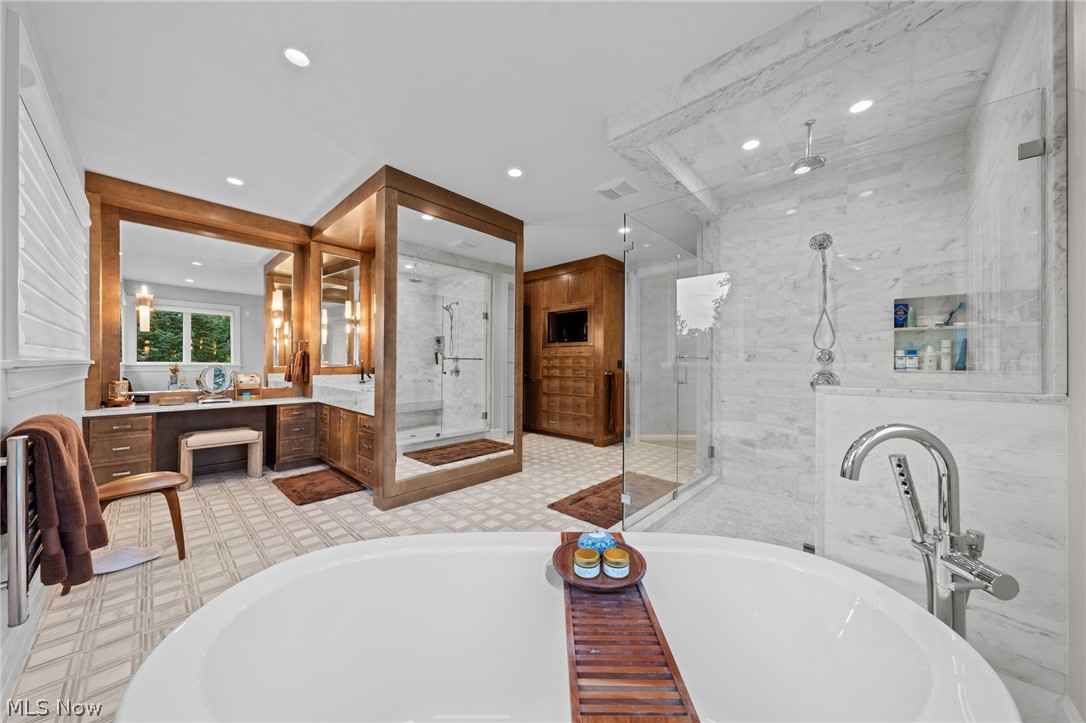 24150 Woodside Lane Beachwood OH 44122