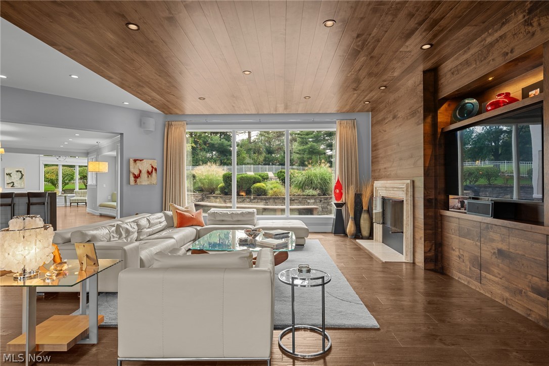 24150 Woodside Lane Beachwood OH 44122