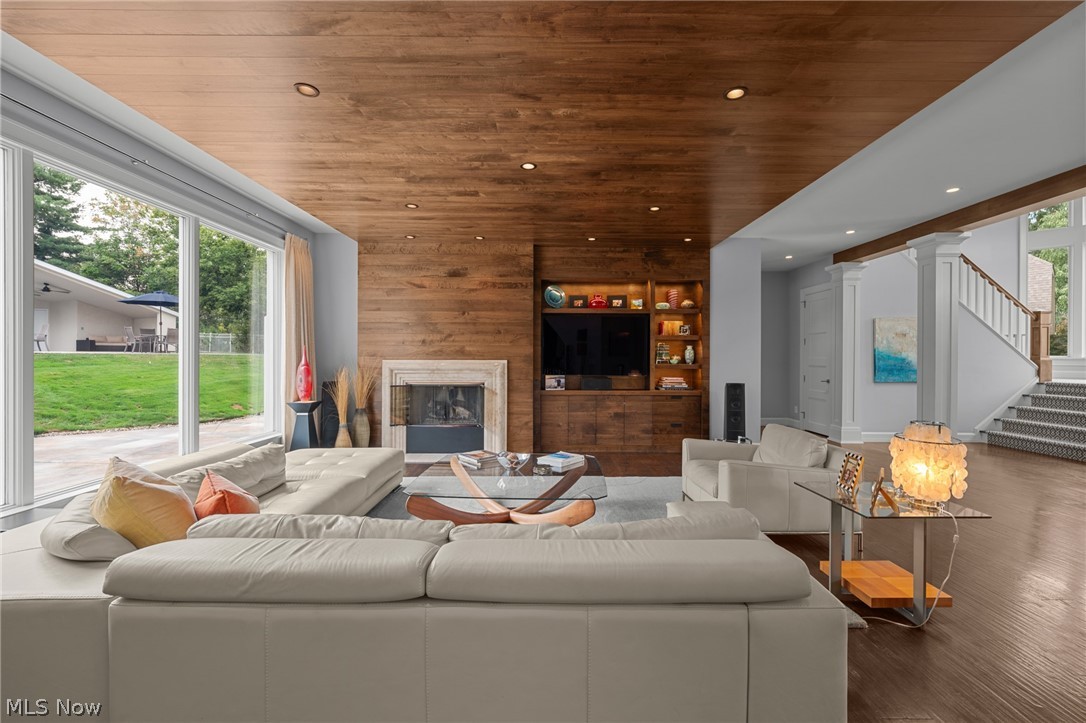 24150 Woodside Lane Beachwood OH 44122