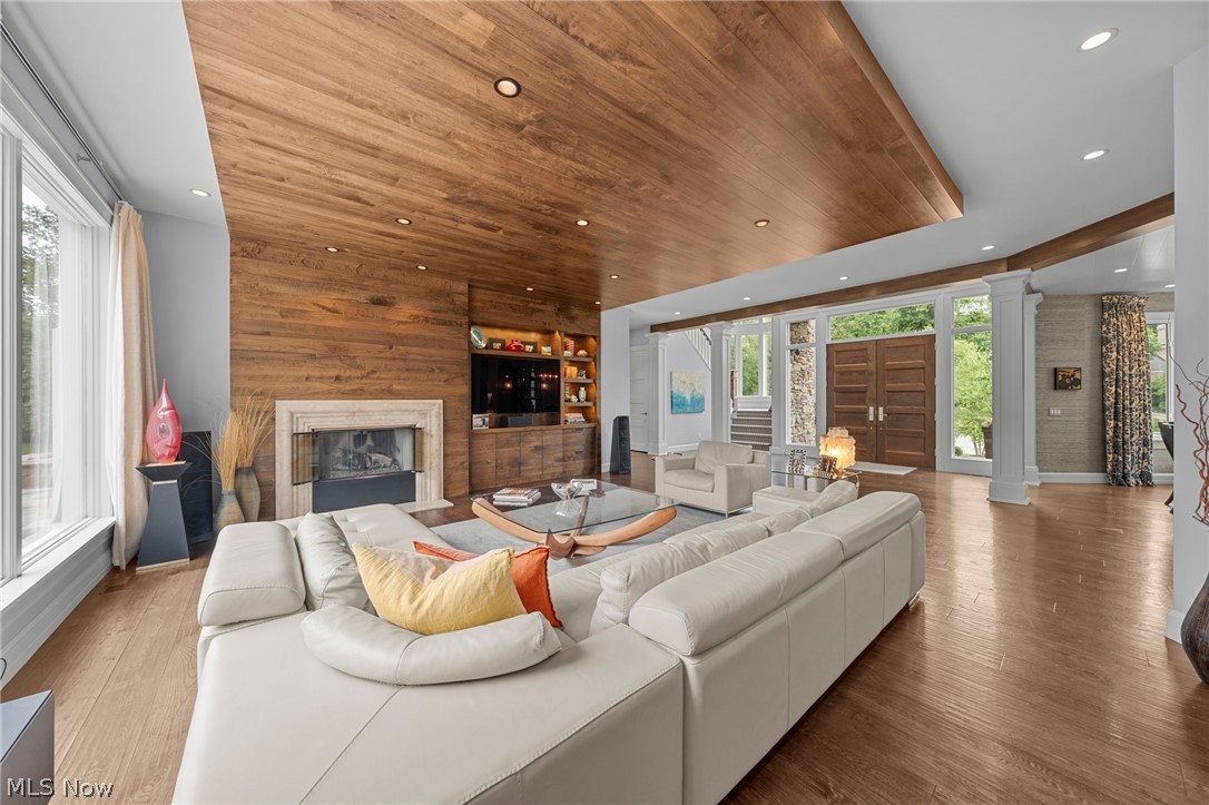 24150 Woodside Lane Beachwood OH 44122