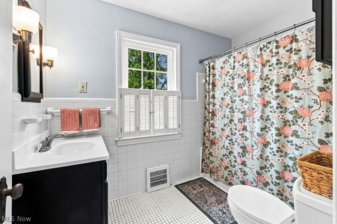 2224 Fenwick Road University Heights OH 44118
