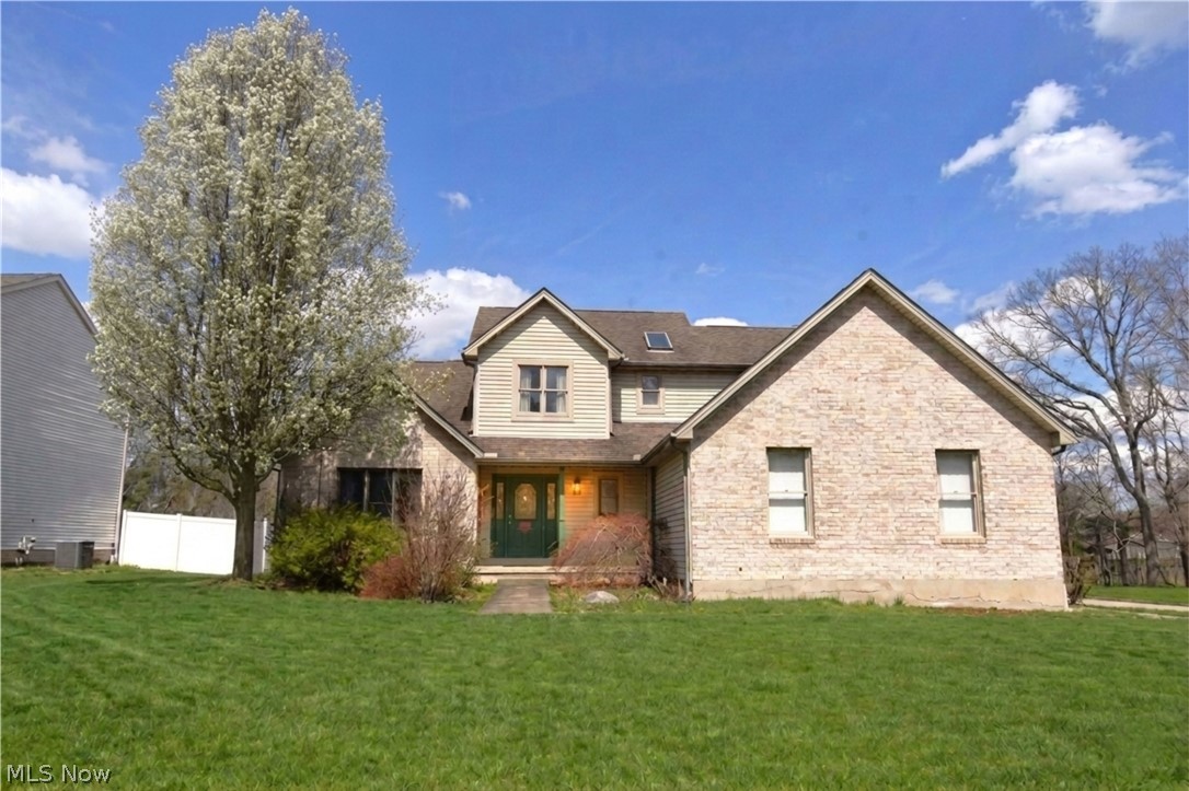 585 Creekside Drive Hubbard OH 44425