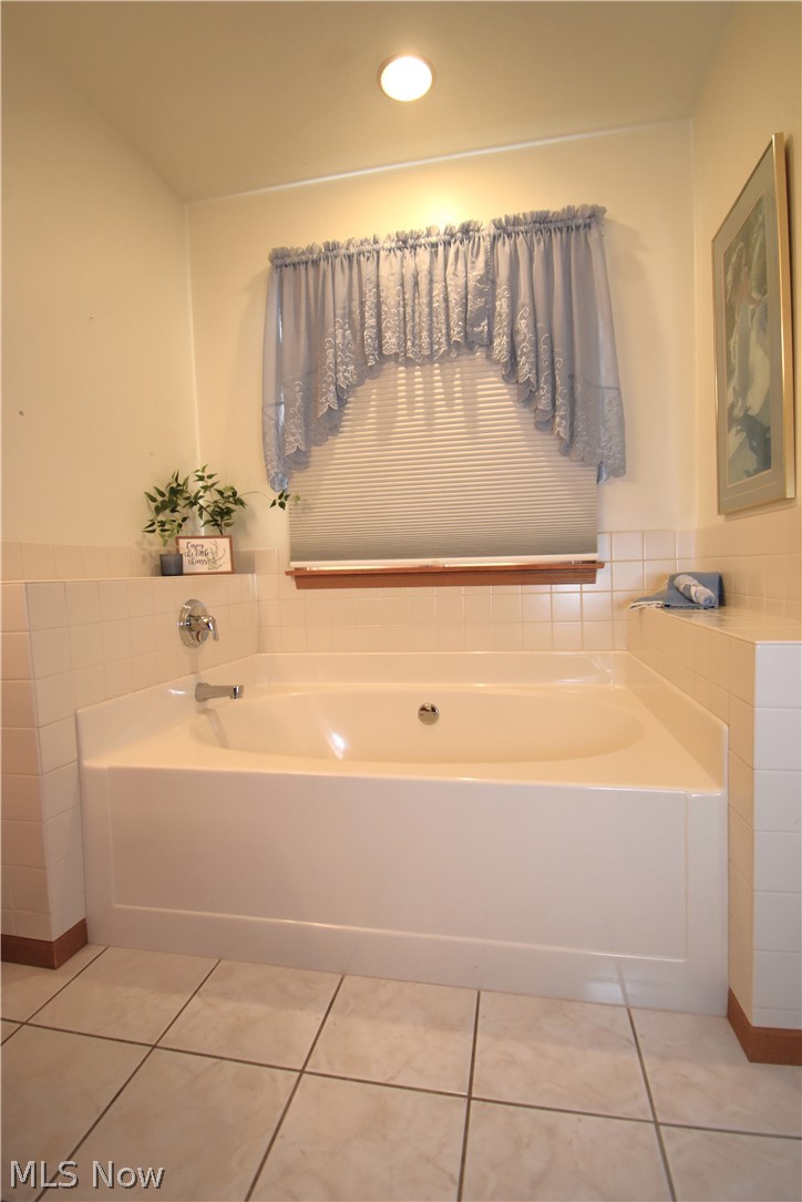 585 Creekside Drive Hubbard OH 44425