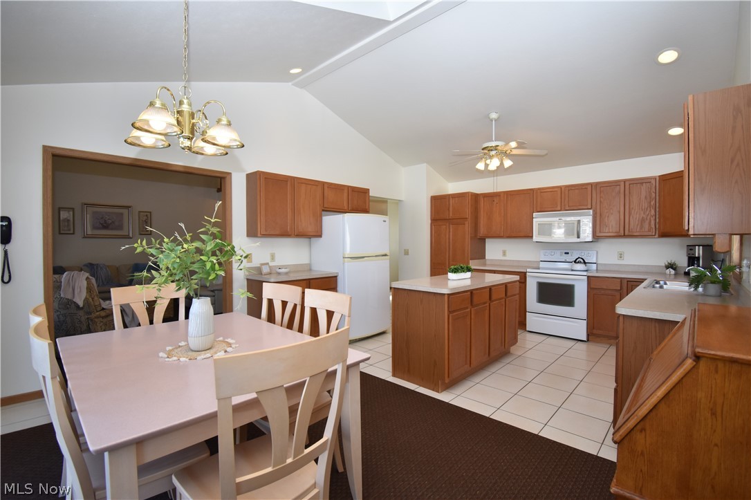 585 Creekside Drive Hubbard OH 44425