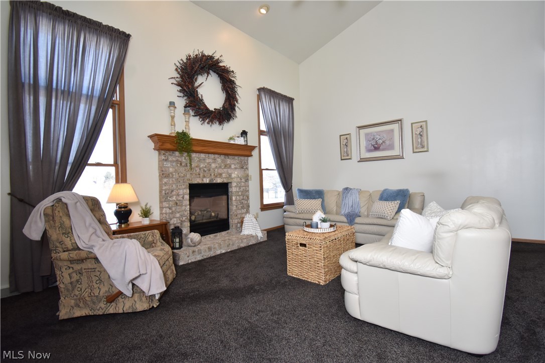 585 Creekside Drive Hubbard OH 44425