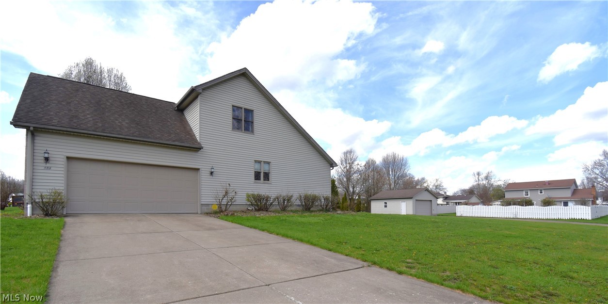 585 Creekside Drive Hubbard OH 44425