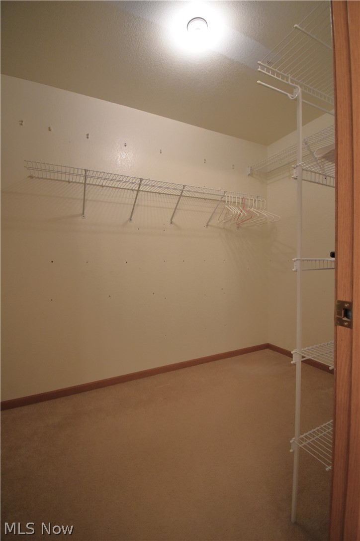 585 Creekside Drive Hubbard OH 44425