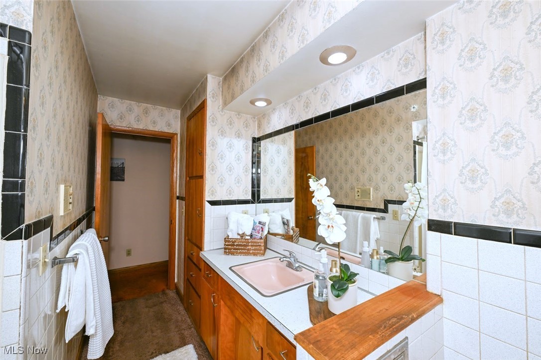 2020 Myersville Road Akron OH 44312