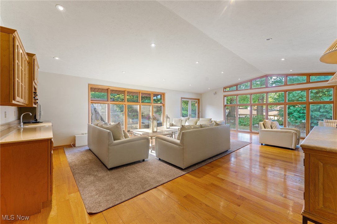 3189 Meadow Lane NE Warren OH 44483