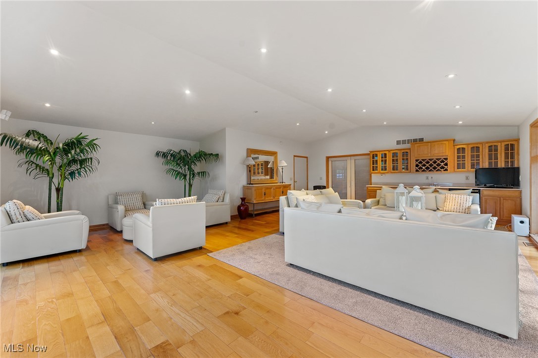 3189 Meadow Lane NE Warren OH 44483