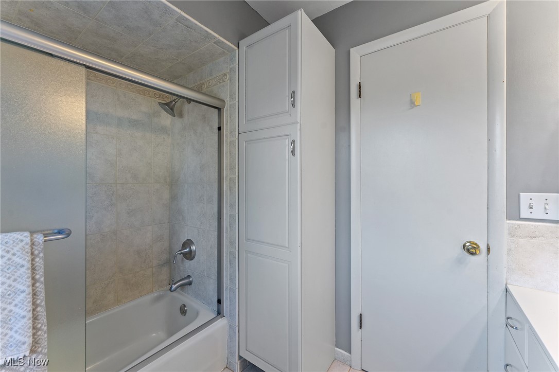 3189 Meadow Lane NE Warren OH 44483