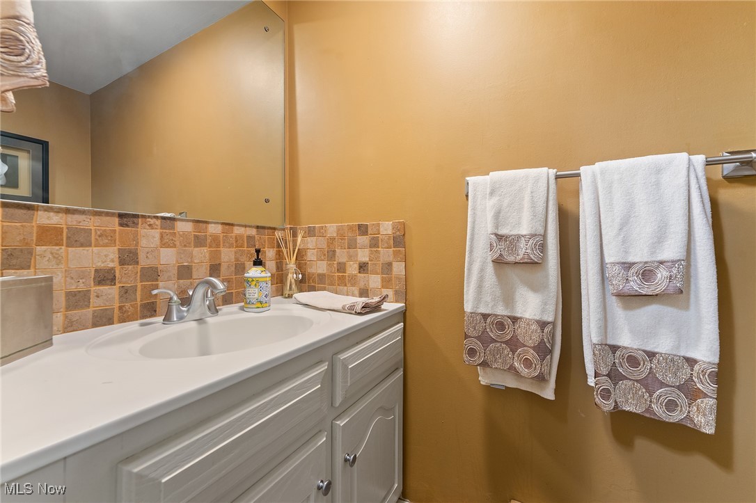 3189 Meadow Lane NE Warren OH 44483