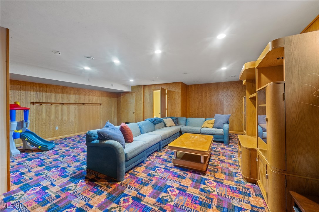 3189 Meadow Lane NE Warren OH 44483