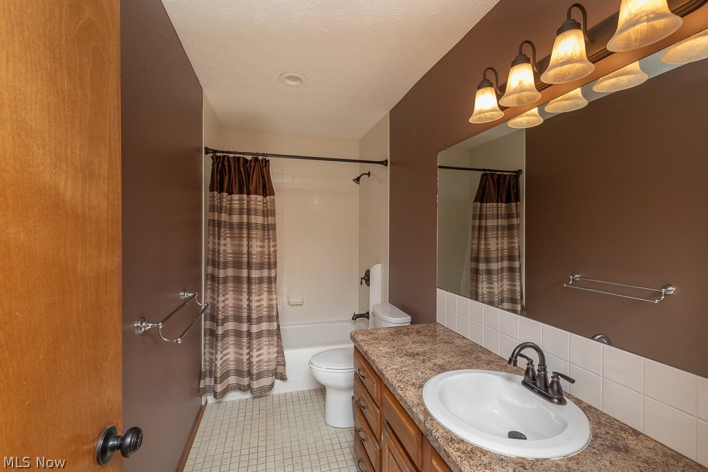 7456 Hidden Glen Drive Amherst OH 44001