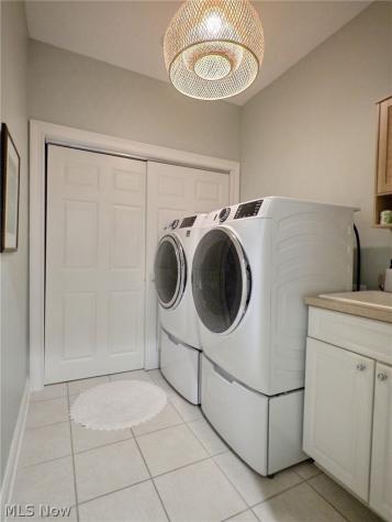 5041 Bristol Court Lyndhurst OH 44124