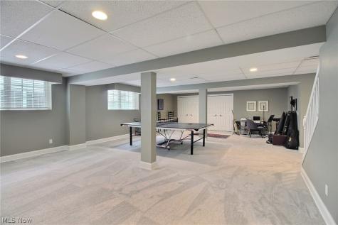 5041 Bristol Court Lyndhurst OH 44124