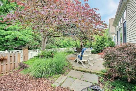 5041 Bristol Court Lyndhurst OH 44124