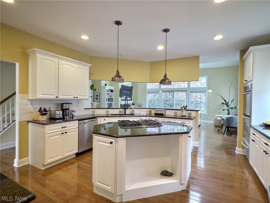 5041 Bristol Court Lyndhurst OH 44124