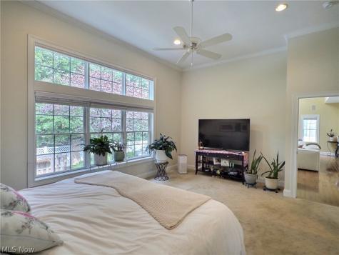 5041 Bristol Court Lyndhurst OH 44124