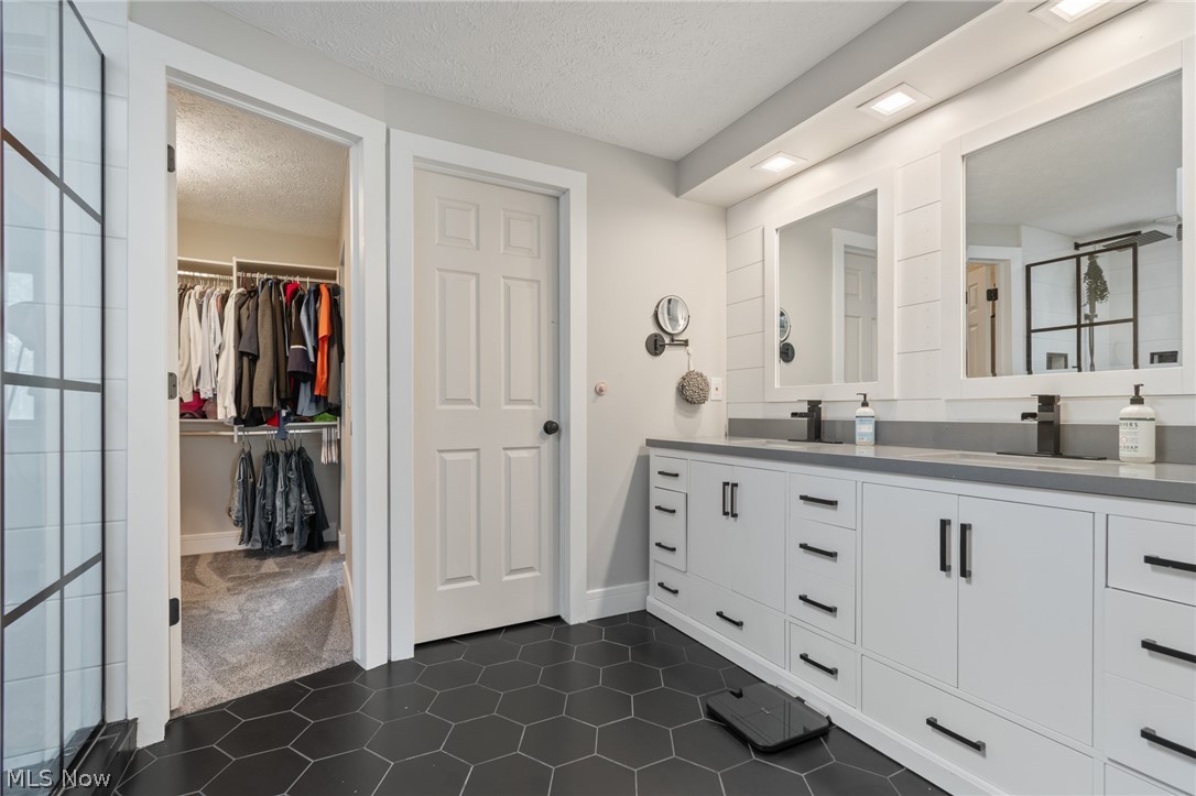 9067 NW Bletchley Avenue NW North Canton OH 44720