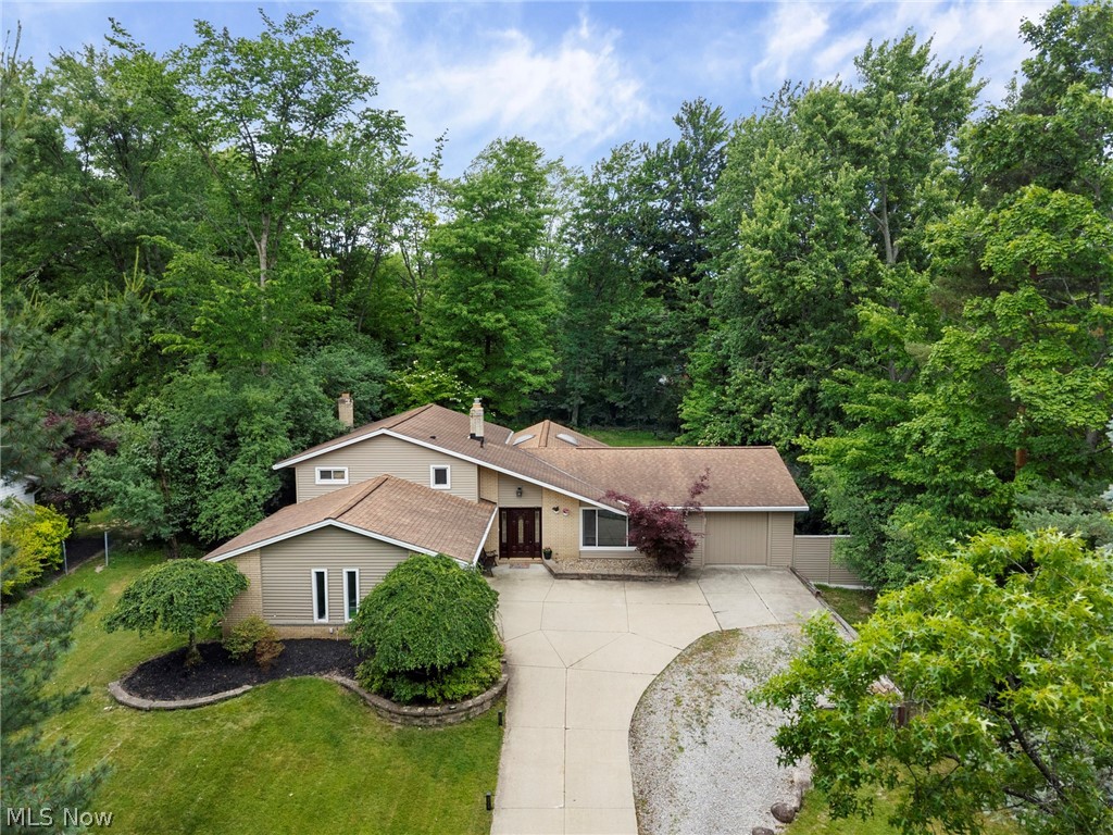 932 Aintree Park Drive Mayfield Village OH 44143
