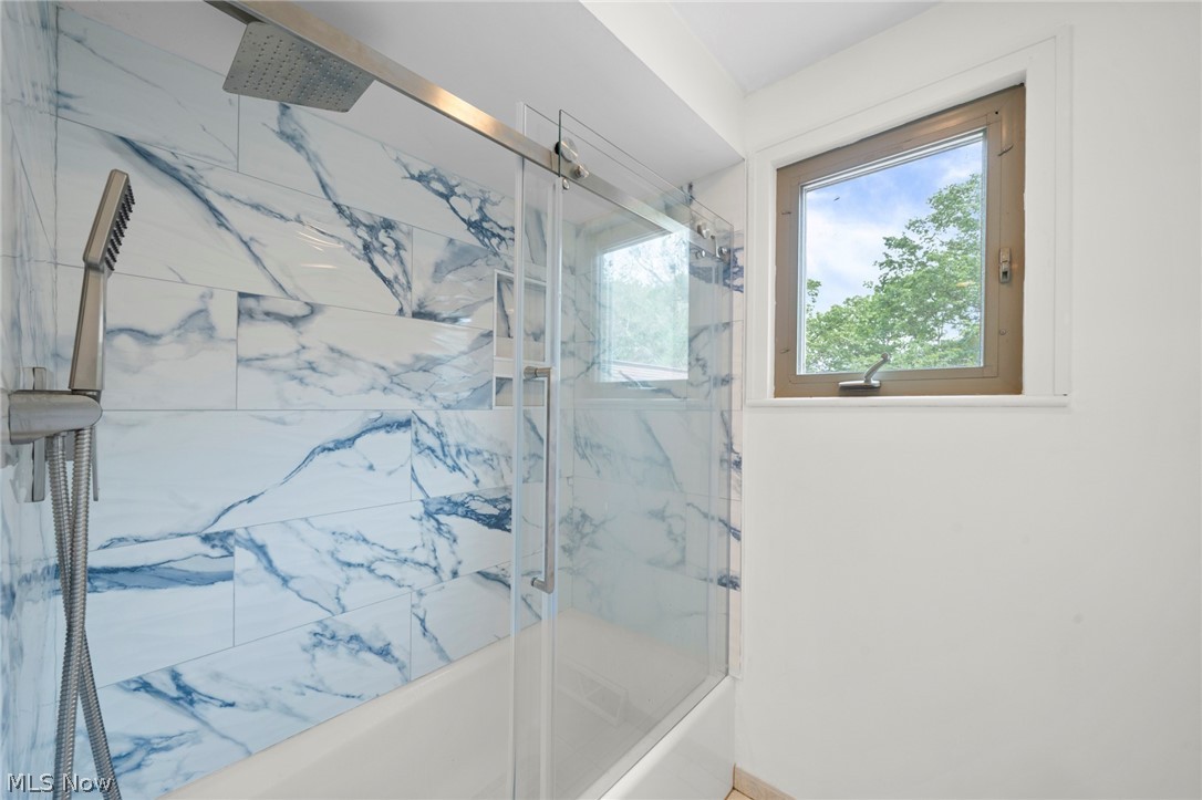 932 Aintree Park Drive Mayfield Village OH 44143