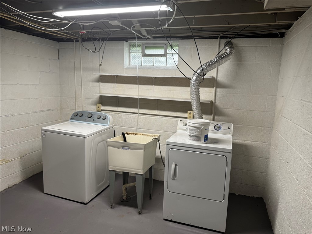 30107 Thomas Street Willowick OH 44095