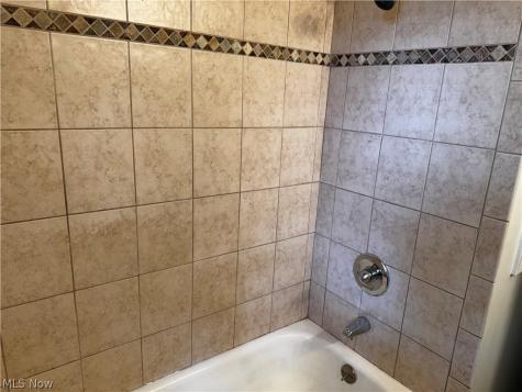 30107 Thomas Street Willowick OH 44095