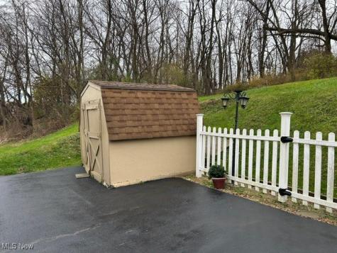 353 Division Street Youngstown OH 44509