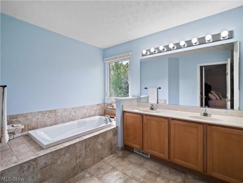 4754 Belmont Drive Avon OH 44011
