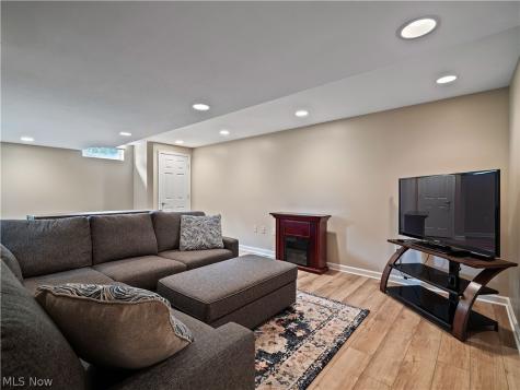 4754 Belmont Drive Avon OH 44011