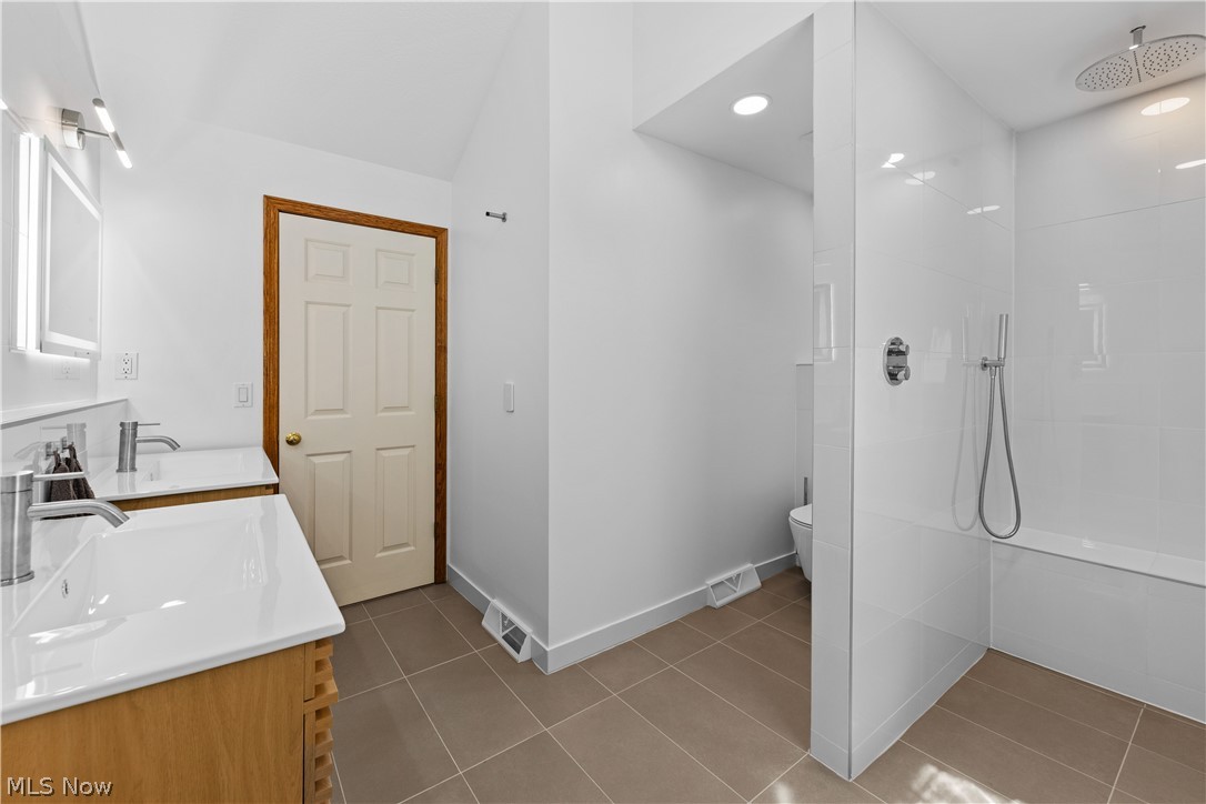 5643 Gibson Court Hudson OH 44236