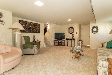 6372 Ridgebury Boulevard Mayfield Heights OH 44124