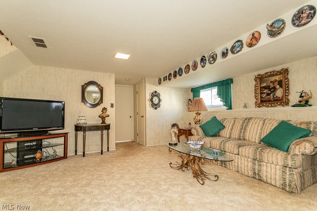 6372 Ridgebury Boulevard Mayfield Heights OH 44124
