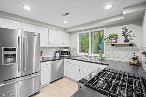 4542 Briarcliff Trail Copley OH 44321
