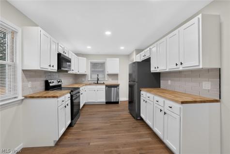 2711 7th Street Cuyahoga Falls OH 44221