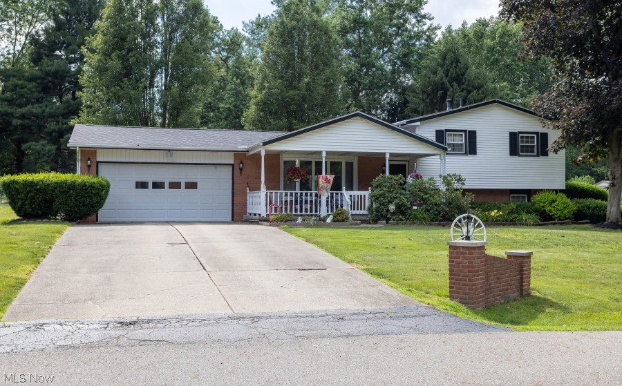 8639 Candlewood Avenue NW North Canton OH 44720