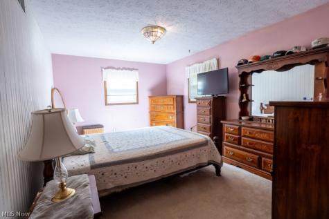 8639 Candlewood Avenue NW North Canton OH 44720