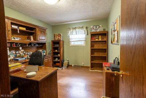 8639 Candlewood Avenue NW North Canton OH 44720