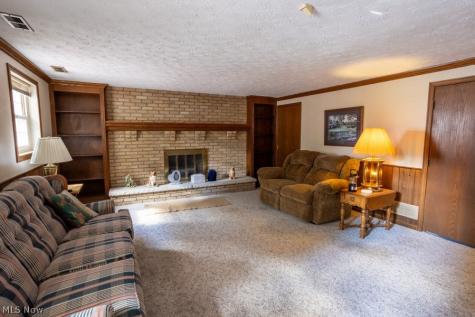 8639 Candlewood Avenue NW North Canton OH 44720