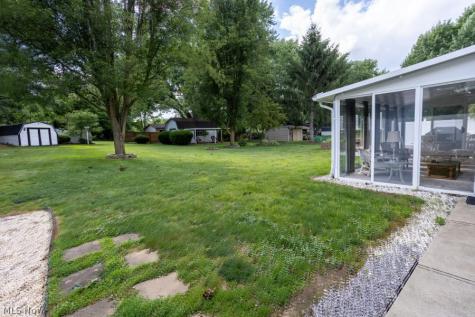 8639 Candlewood Avenue NW North Canton OH 44720