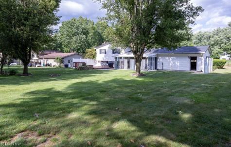 8639 Candlewood Avenue NW North Canton OH 44720