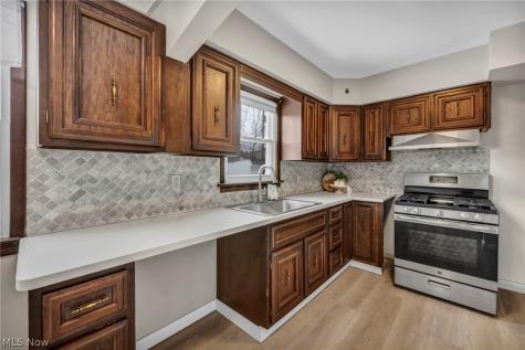 21601 Gardenview Drive Maple Heights OH 44137