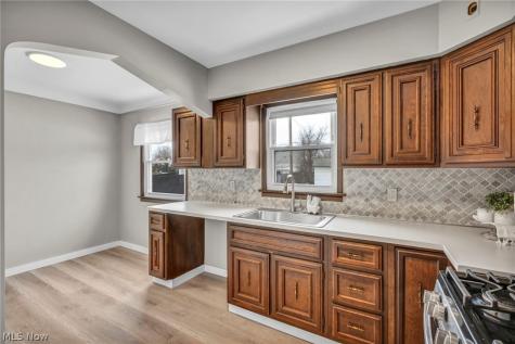 21601 Gardenview Drive Maple Heights OH 44137