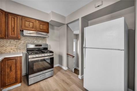21601 Gardenview Drive Maple Heights OH 44137