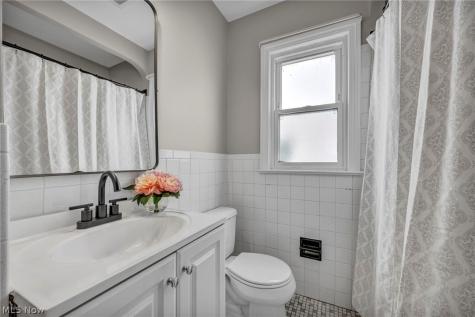 21601 Gardenview Drive Maple Heights OH 44137